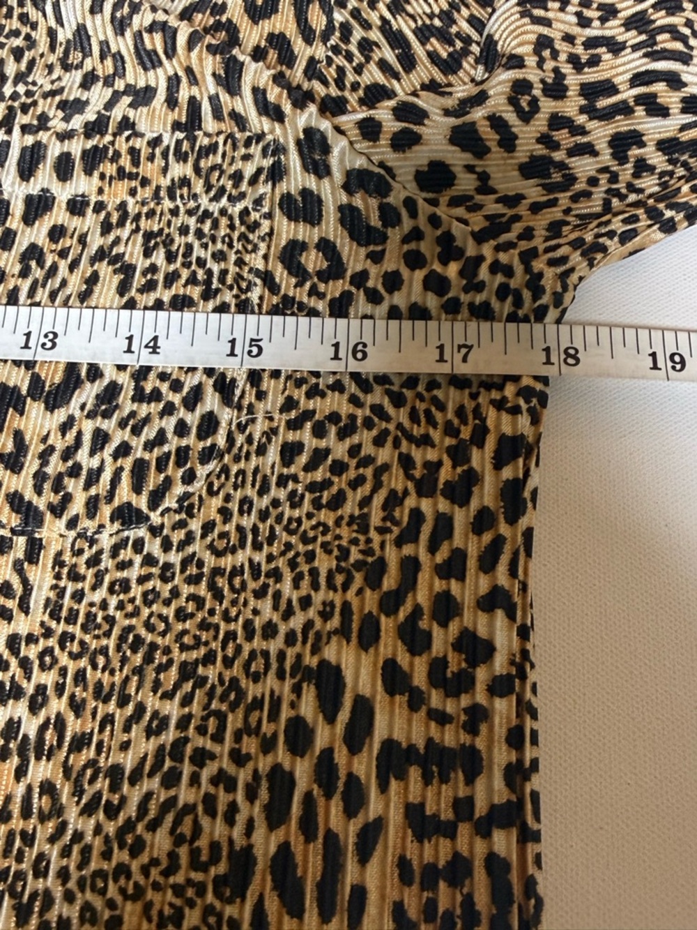 Leopard Print Pleated Button Down Tunic Blouse Small Animal Print workwear Chíc - Picture 9 of 11